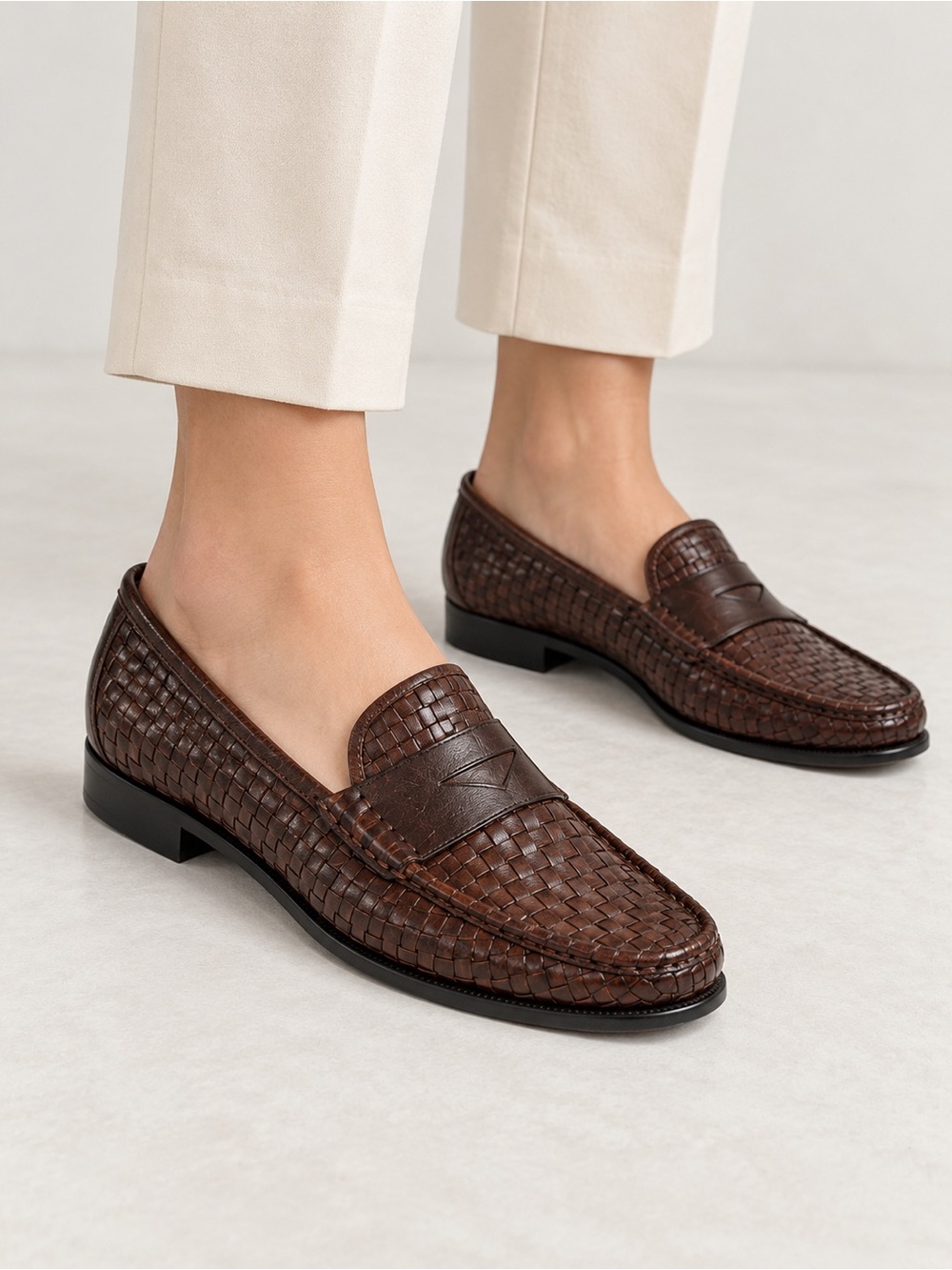 Cole Haan Womens Brown Woven Leather Loafers size 8AA